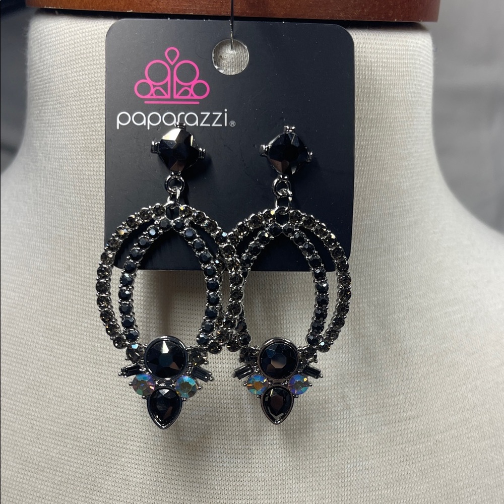 Paparazzi Dazzling Black and Silver Earrings BNWT